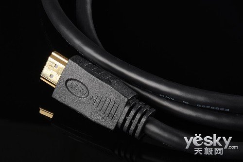 乐视T1S网络电视盒首测 铝金外壳彰显高贵品质，HDMI线畅享高清体验